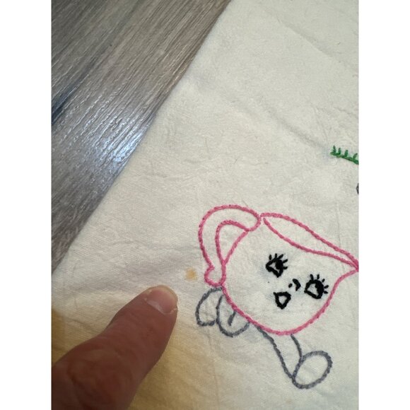 Vintage Embroidered Tea Towel With Animated Teapot & Cup Design - Picture 2 of 5